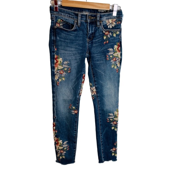 Blank NYC Blue Skinny Classique Jeans with Floral Embroidery - Picture 3 of 11